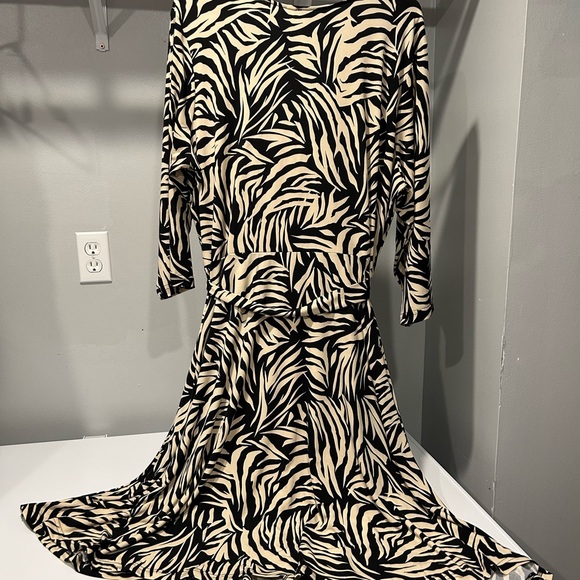 Leota Perfect Wrap Zebra Safari Dress - Picture 10 of 12